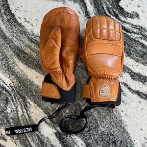 Hestra Womans Leather Mitten size 7